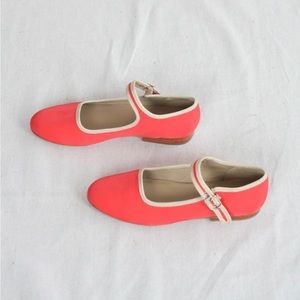 Caron Callahan Ellie Mary Jane. Coral and sand. Size 40